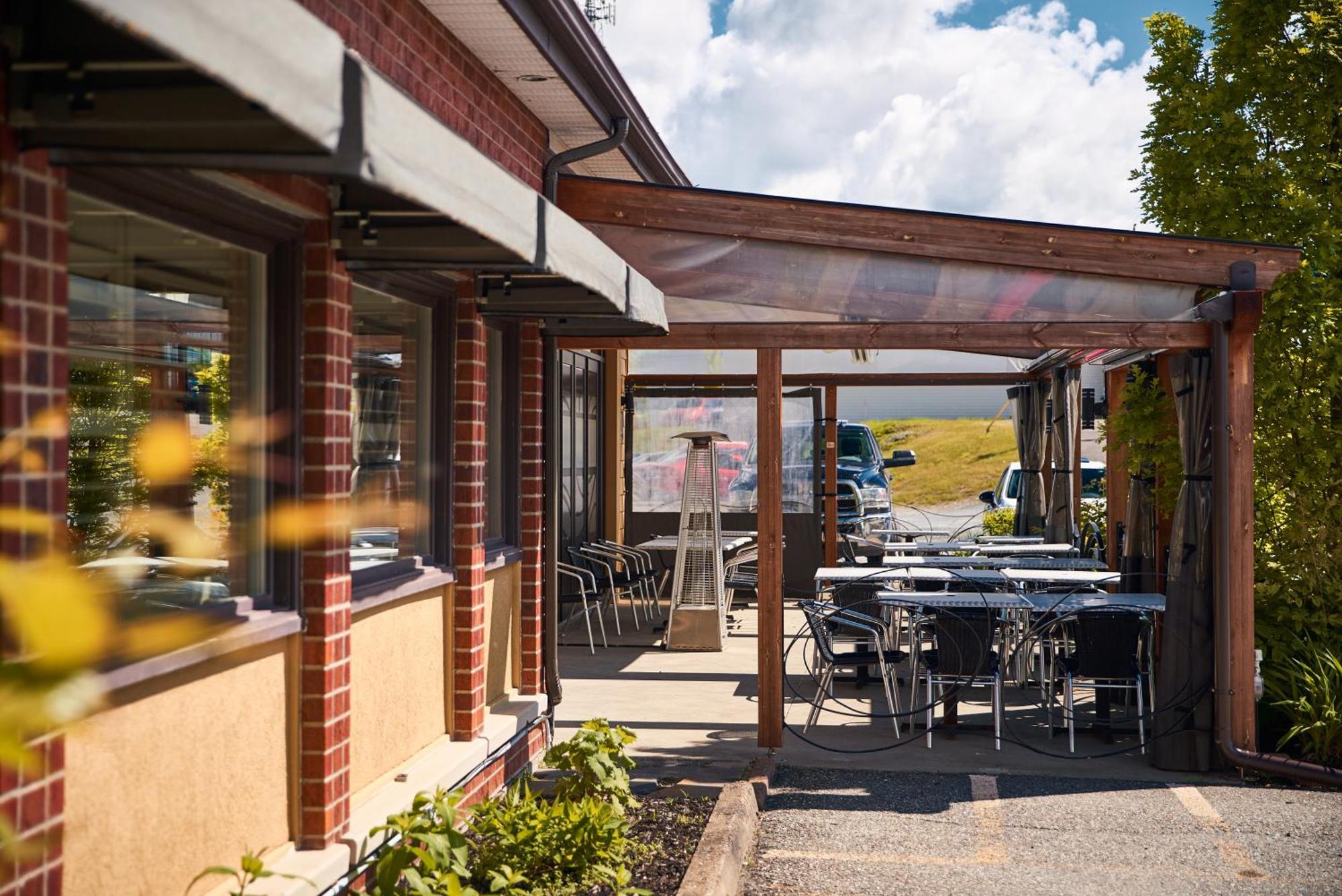 Hotel-Resto-Bar Le Journel Saint-Joseph-de-Beauce المظهر الخارجي الصورة